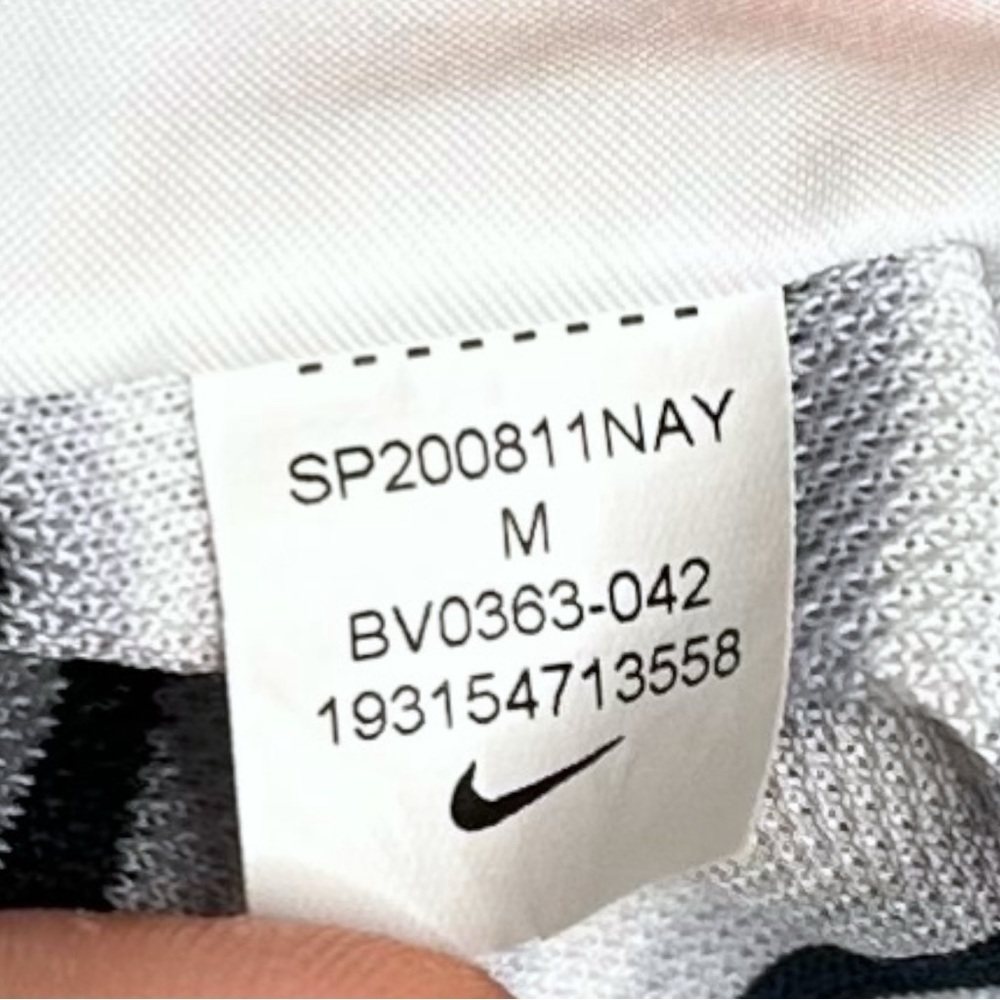 Nike Drifit Golf Polo Shirt - Picture 7 of 7